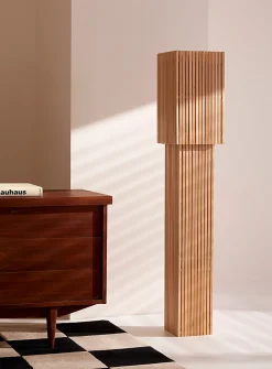 Minimalist floor lamp