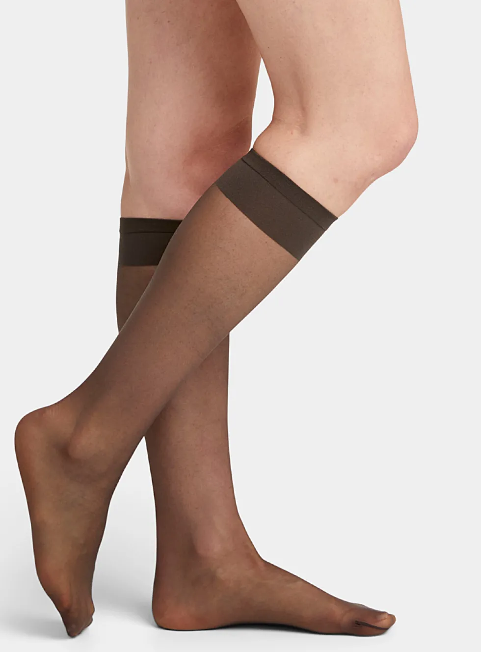 Minimalist knee-highs