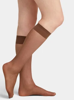 Minimalist knee-highs