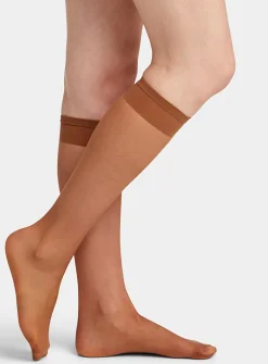Minimalist knee-highs