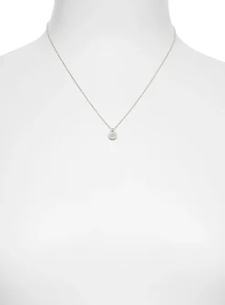 Minimalist pendant necklace