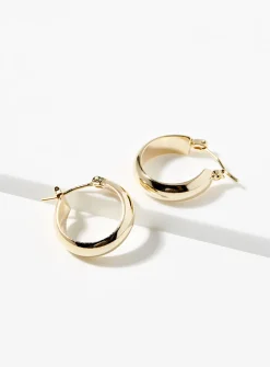 Minimalist small hoops