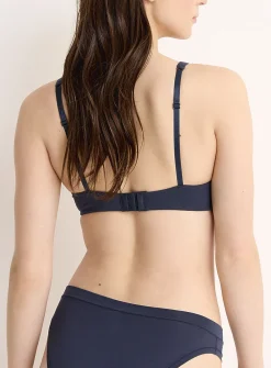 Minimalist solid-colour plunge bra