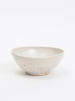 Minimalist stoneware colander