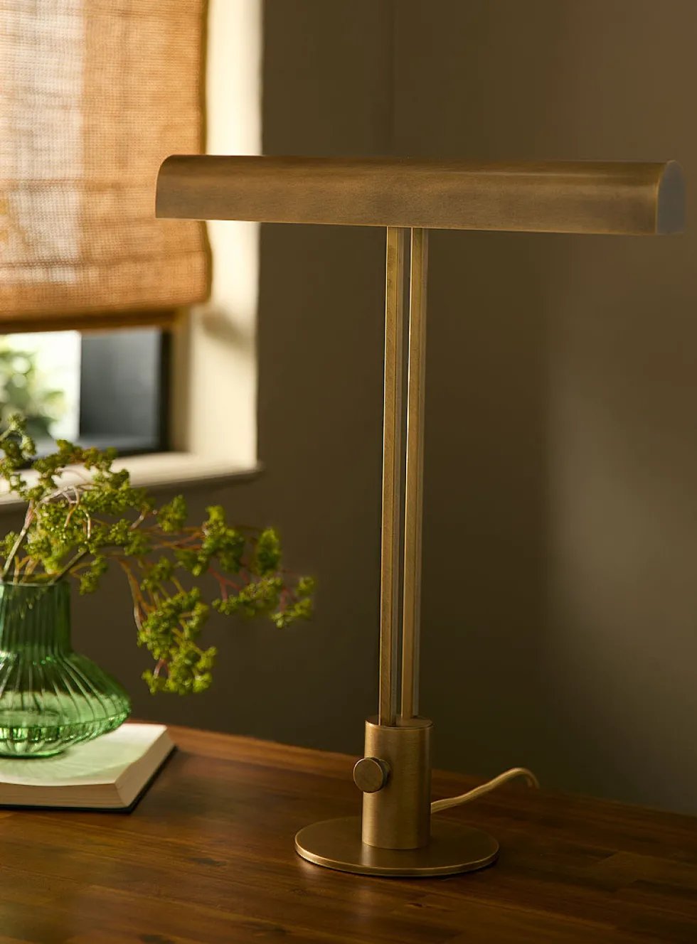 Minimalist tubular table lamp
