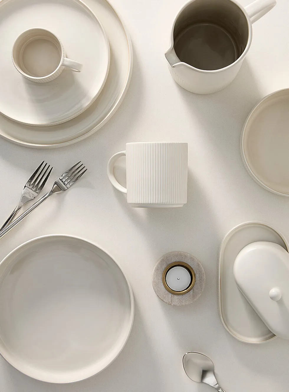 Modern grooved mug