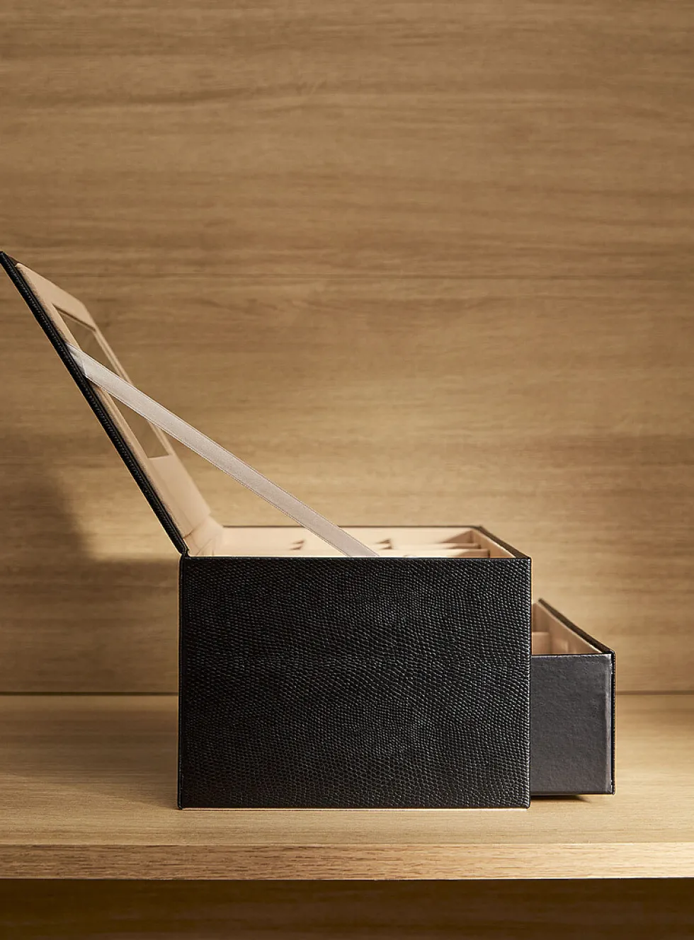 Modern jewellery box