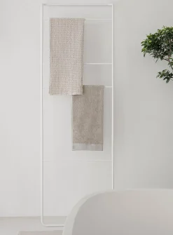 Modo steel ladder towel rack