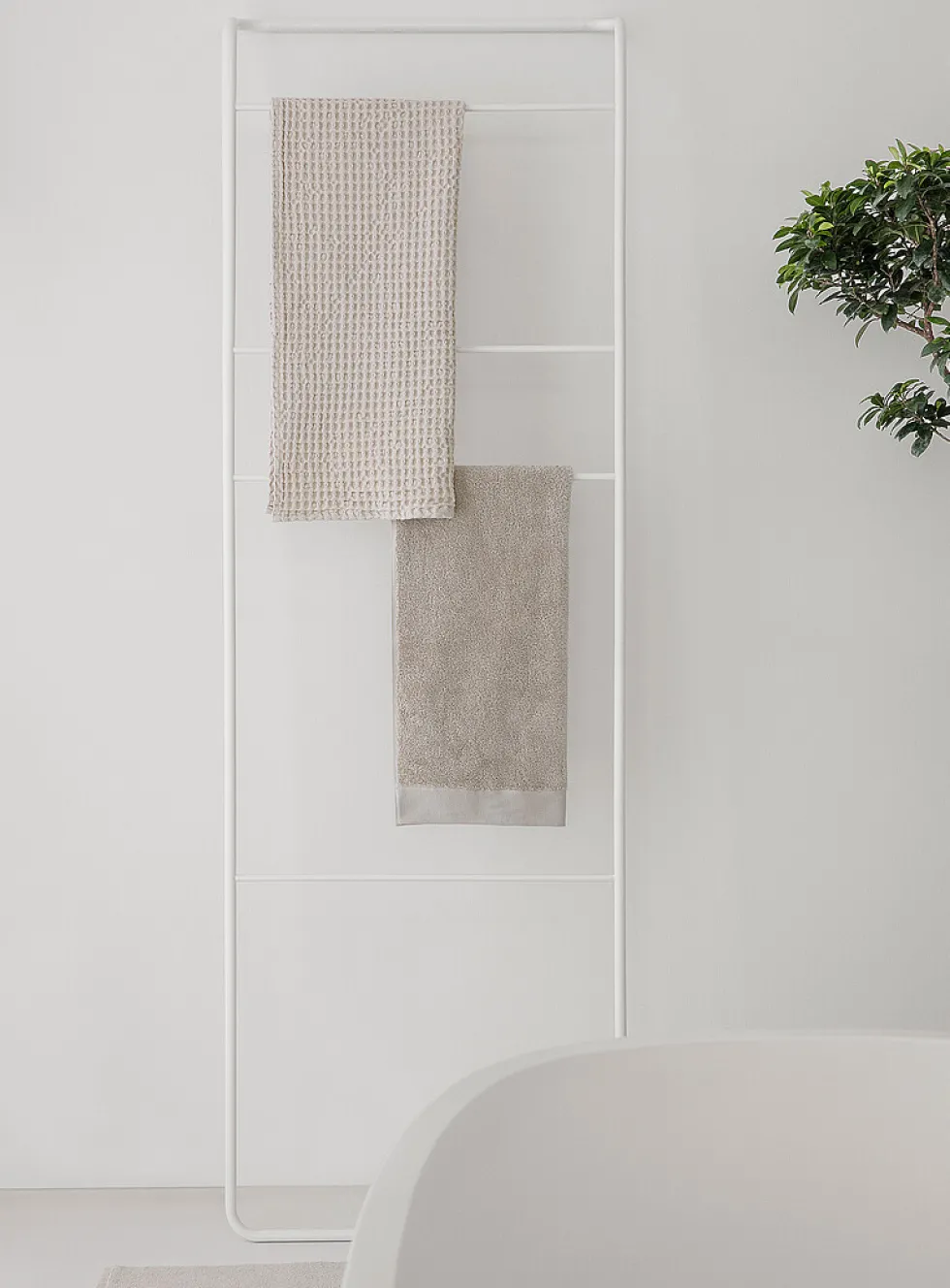 Modo steel ladder towel rack