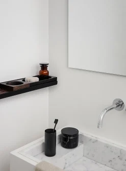 Modo steel wall shelf