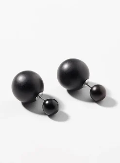 Monochrome bead double-sided earrings
