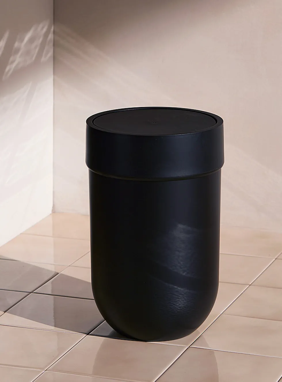 Monochrome bin