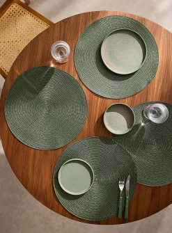 Monochrome braided placemats