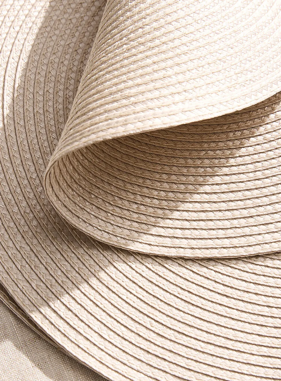Monochrome braided placemats