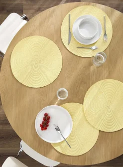 Monochrome braided placemats