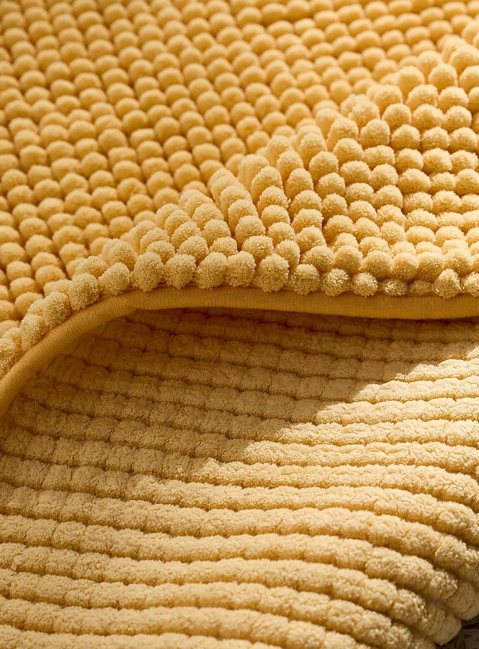 Monochrome chenille bath mat
