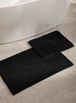Monochrome chenille bath mat