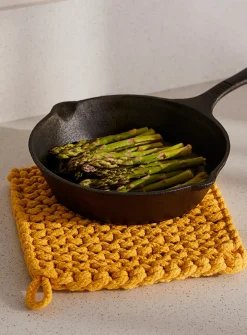 Monochrome crocheted trivet