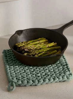 Monochrome crocheted trivet