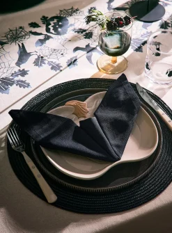 Monochrome napkins