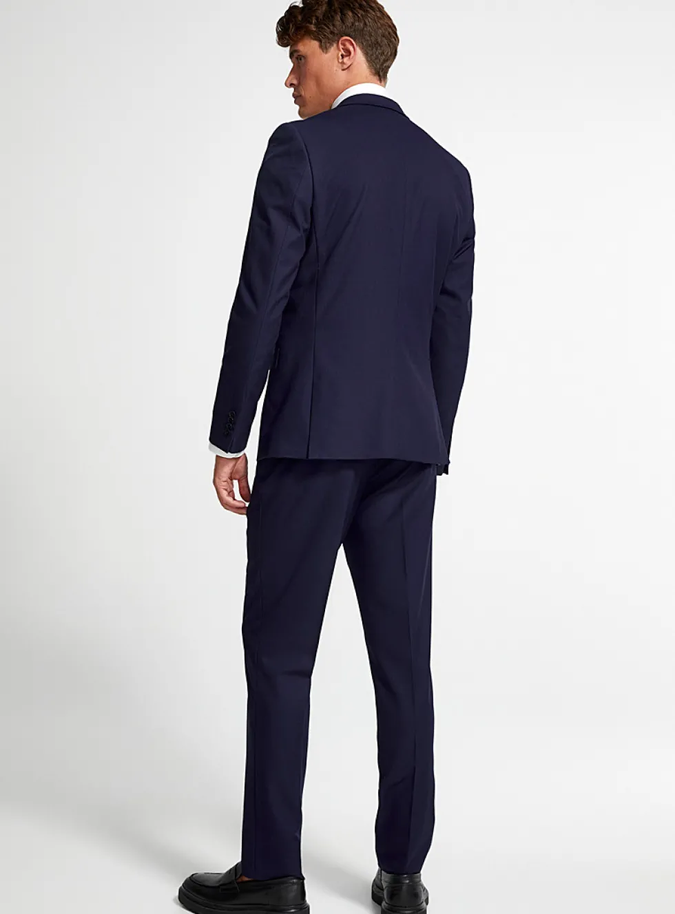 Monochrome recycled polyester suit