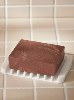 Monochrome silicone soap dish
