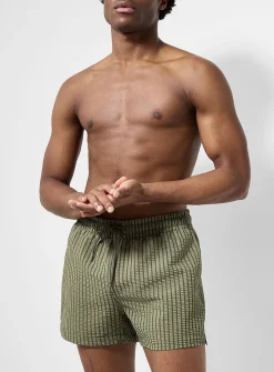 Monochrome stripe seersucker swim short