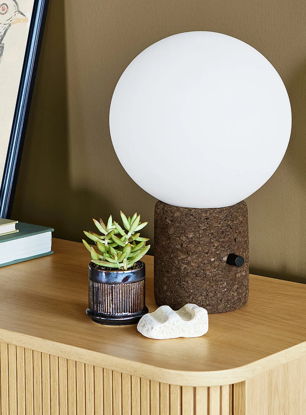 Monocle table lamp