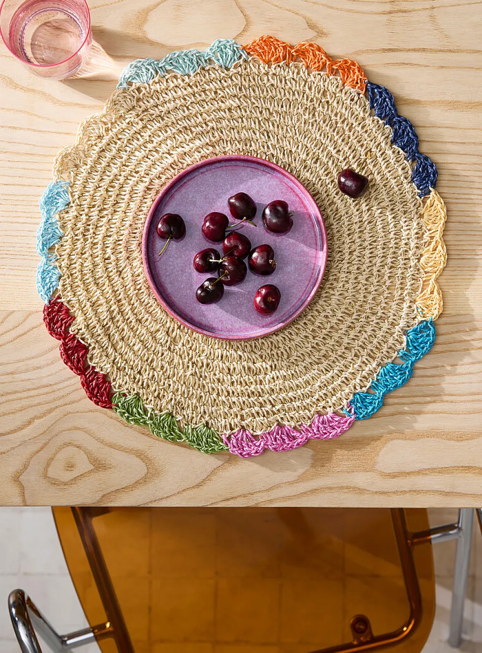 Multicoloured trim placemat