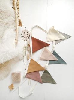Natural rainbow flags garland