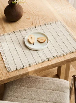 Natural stripes placemat