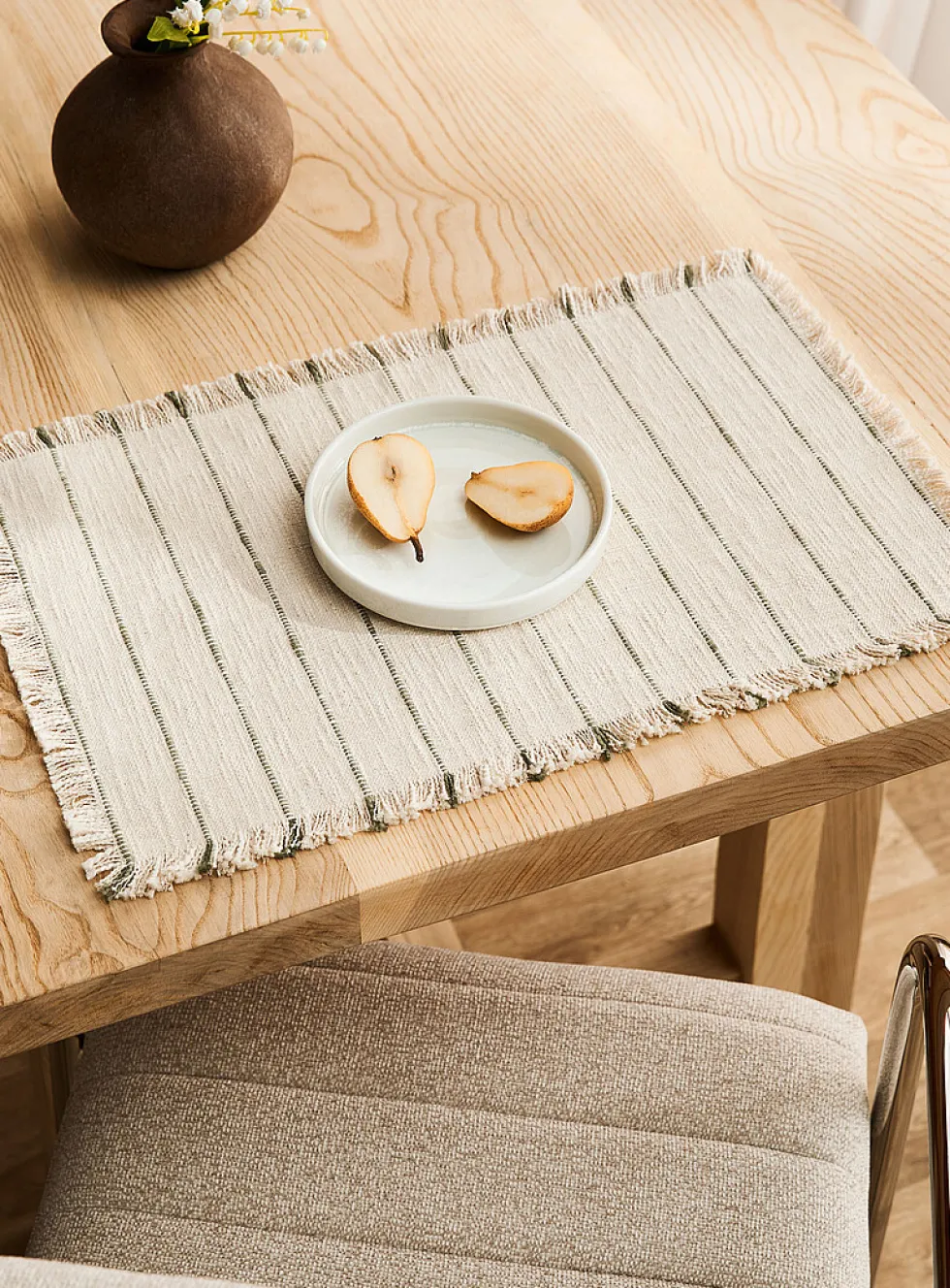 Natural stripes placemat