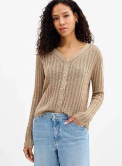 Natural texture fine-knit sweater