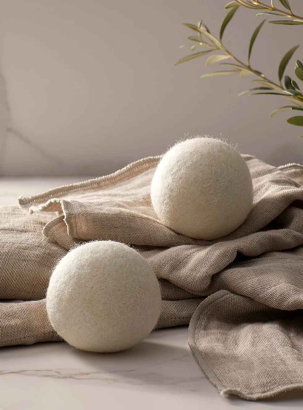 Natural wool drying balls