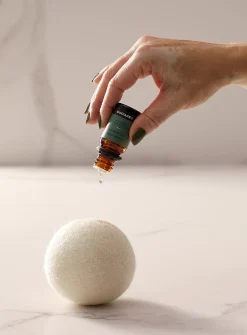 Natural wool drying balls