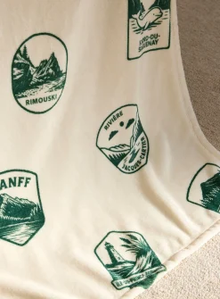Nature-theme soft plush throw
