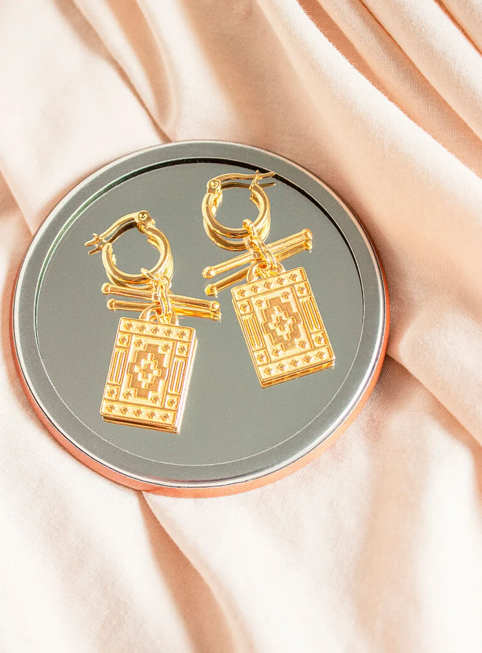 Navi gold earrings