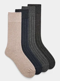 Neutral ribbed dress socks