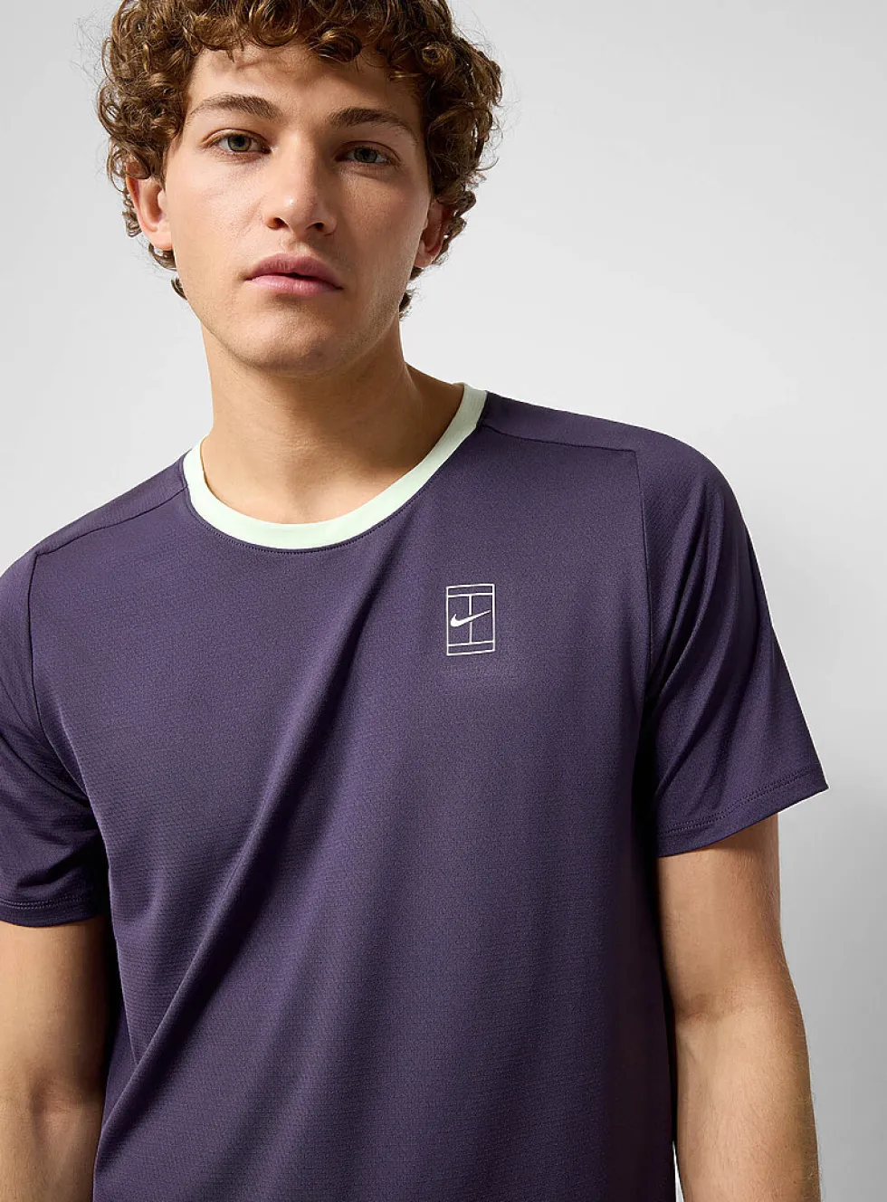 NikeCourt heritage emblem perforated jersey T-shirt