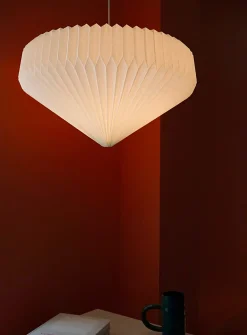 No. 302 very large lamp