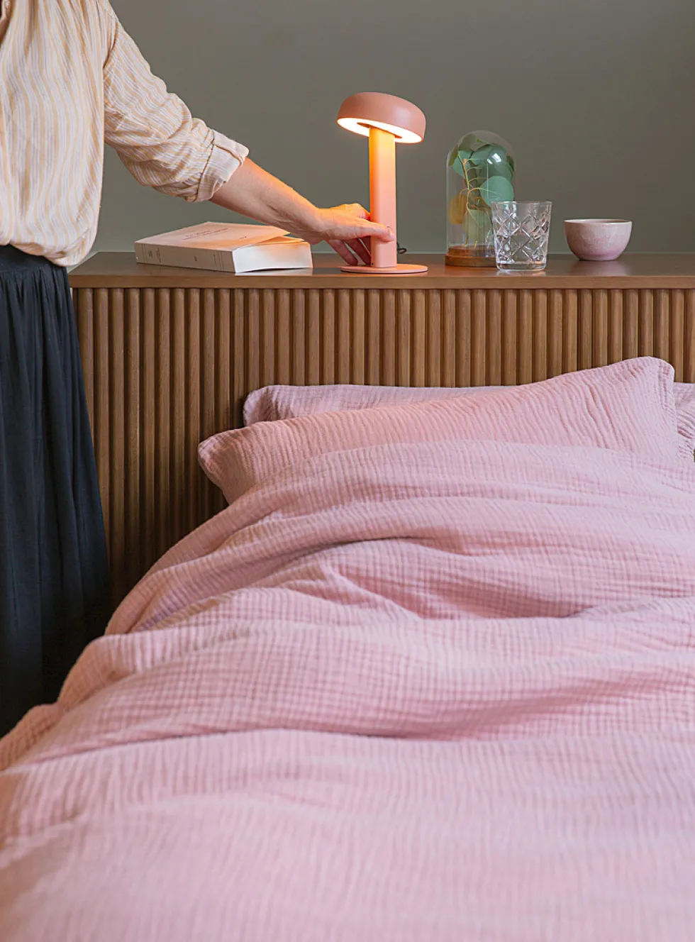NOD tilting head table lamp
