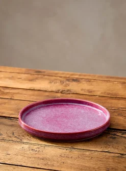 Nuanced red small plate