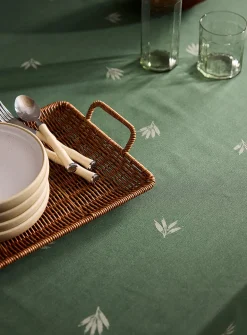 Oasis-border jacquard tablecloth
