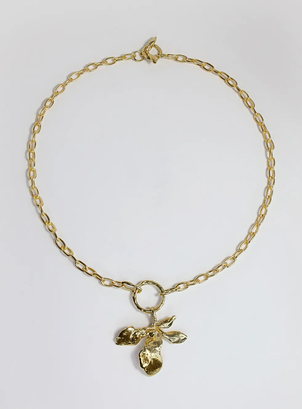 Oleander brass medallion chain