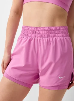 One 2-in-1 fluid short
