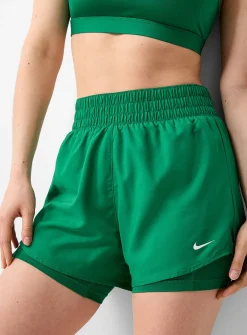 One 2-in-1 fluid short