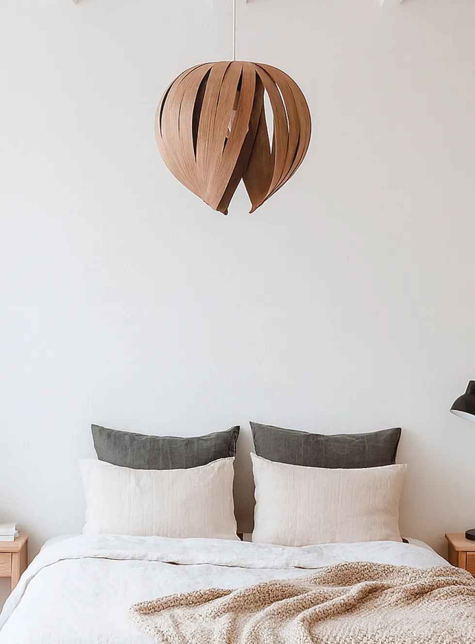 Open hazelnut hanging lamp