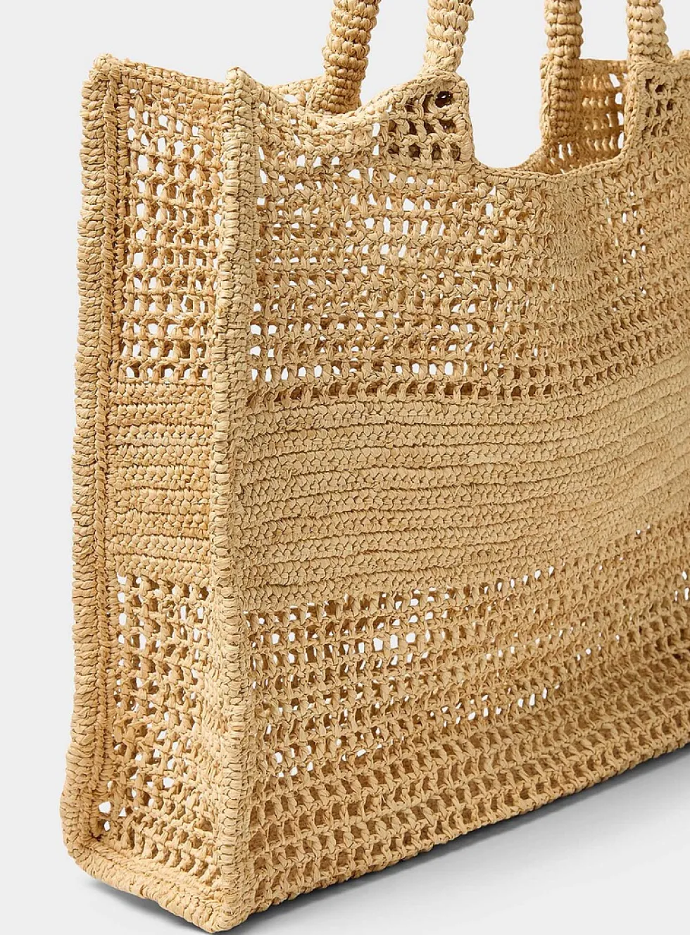Openwork braided raffia tote