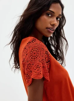 Organic cotton crocheted sleeve T-shirt