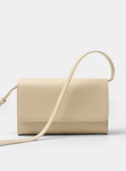 Organized minimalist clutch